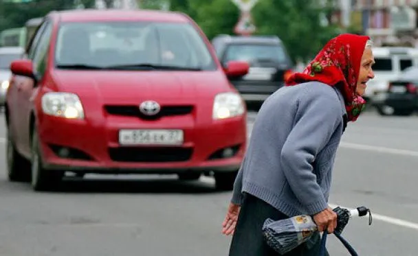 ДТП в Речице: две бабушки переходили дорогу по «лежачему полицейскому» и попали под машину